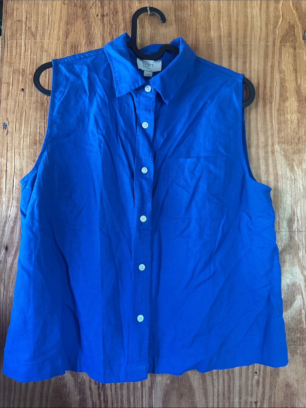 💙LOFT Button-Front Sleeveless Blouse in Bright Blue